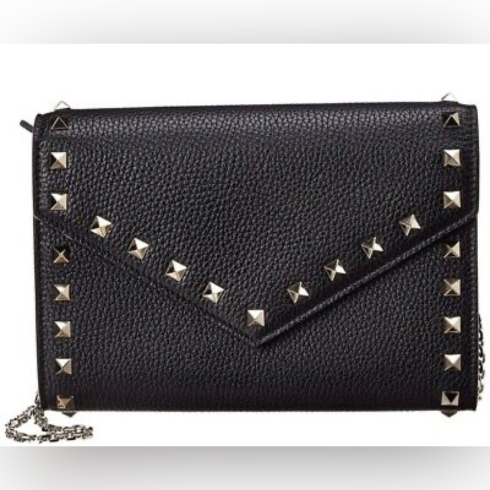 New without tags authentic Valentino garavani rockstud grainy wallet on a chain